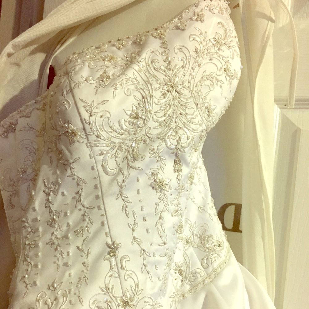 Wedding dress